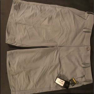 NWT Men’s Under Armour Golf shorts SZ 38